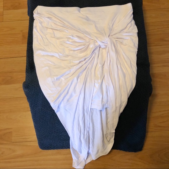 Unique Short Pencil Skirt - Picture 2 of 3